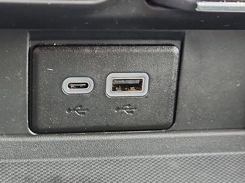 Used 2024 GMC Yukon SLT image 27