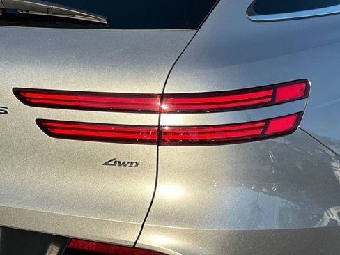 Used 2024 Genesis GV70 2.5T w/ Select Package image 27