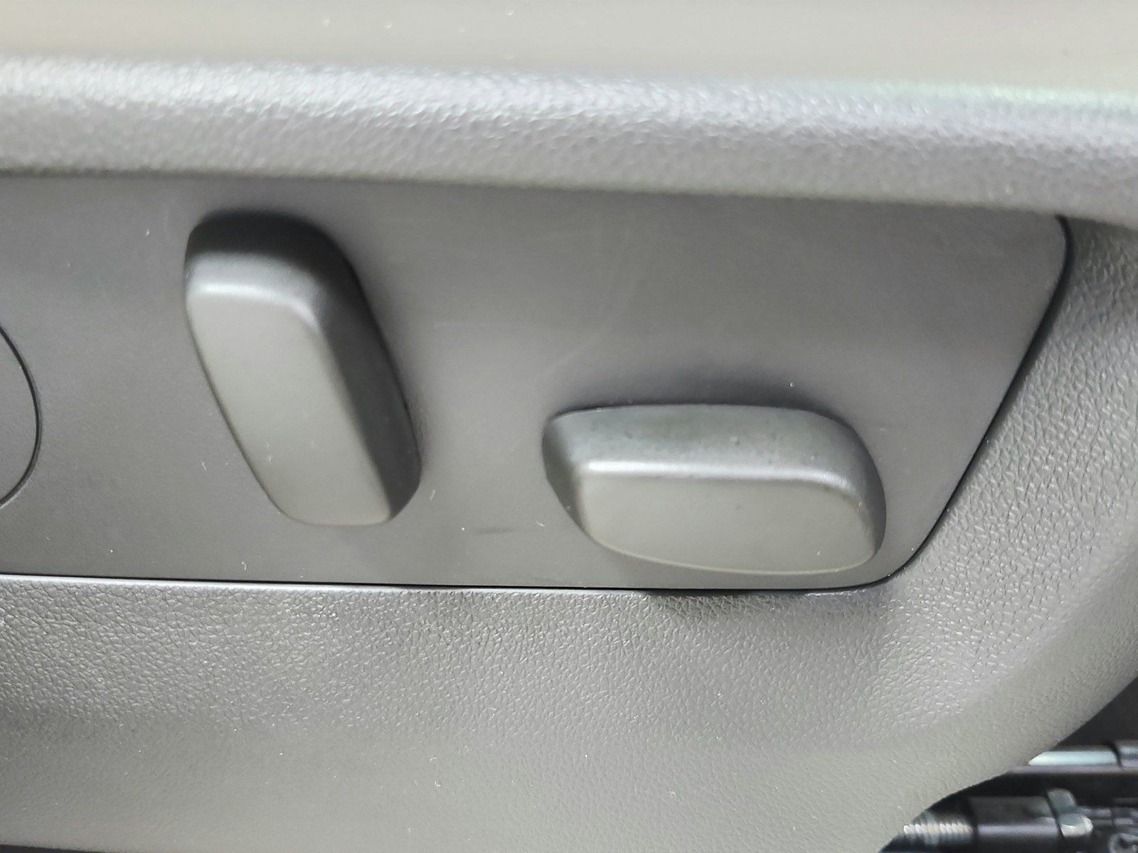 Used 2023 Buick Envision Essence w/ Technology Package I FWD image 45