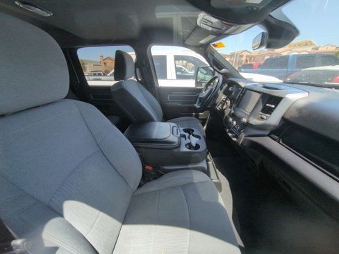 Used 2024 RAM 2500 Big Horn AWD/4WD image 4