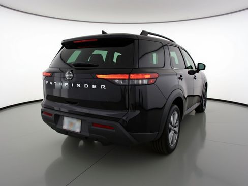 Used 2025 Nissan Pathfinder SV image 7
