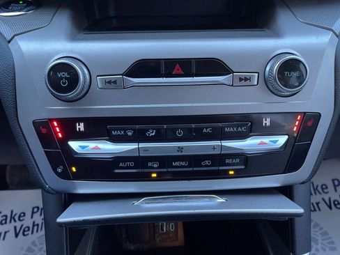 Used 2021 Ford Explorer XLT w/ Equipment Group 202A image 23