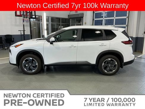 Used 2024 Nissan Rogue SV w/ SV Premium Package FWD image 5
