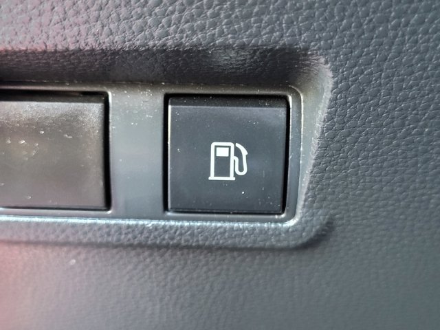 Used 2024 Toyota Corolla Cross AWD Hybrid image 16