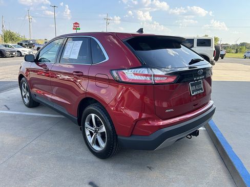Used 2024 Ford Edge SEL w/ Convenience Package AWD/4WD image 3