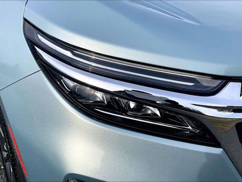 Used 2022 Chevrolet Equinox Premier image 30