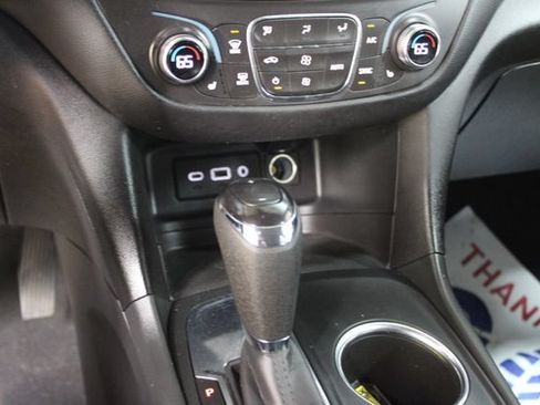 Used 2021 Chevrolet Equinox LT FWD image 18