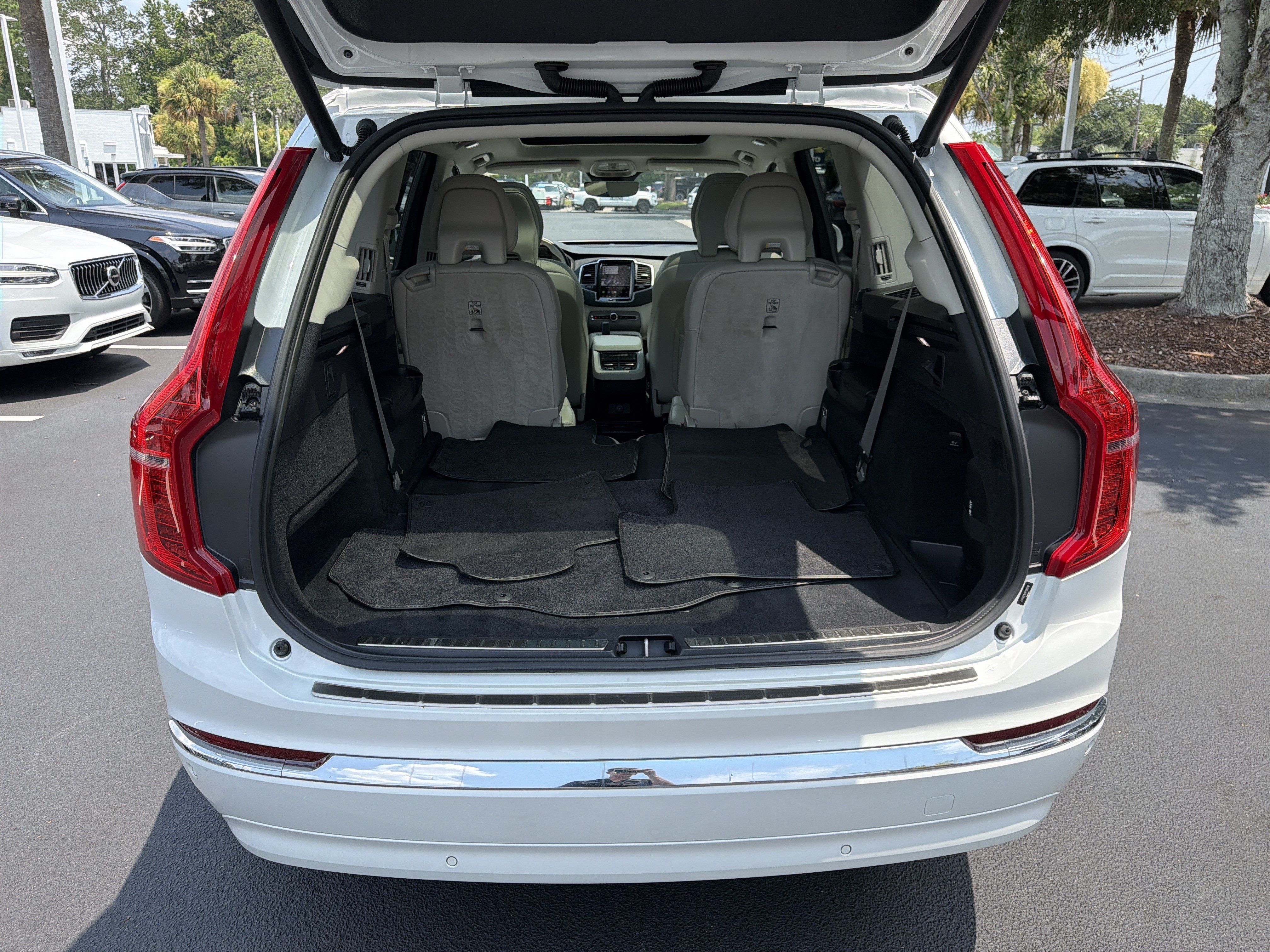 Certified 2023 Volvo XC90 B6 Plus w/ Protection Package Premier AWD/4WD image 34