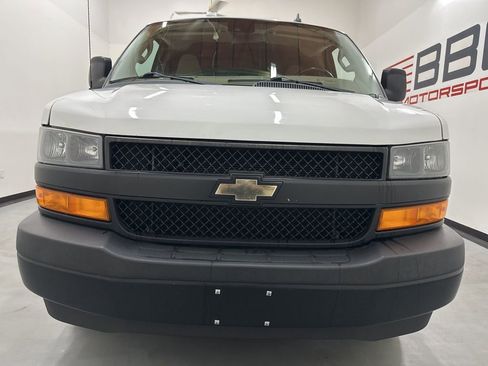 Used 2021 Chevrolet Express 2500 w/ Driver Convenience Package RWD image 4