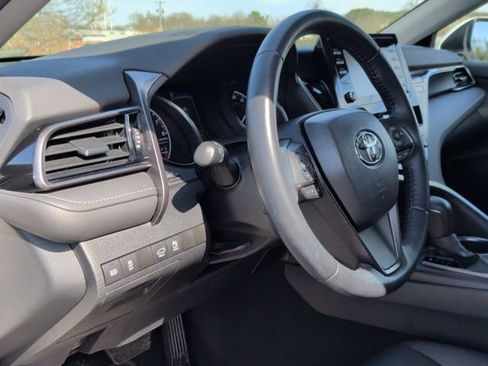 Used 2022 Toyota Camry SE w/ Convenience Package image 12