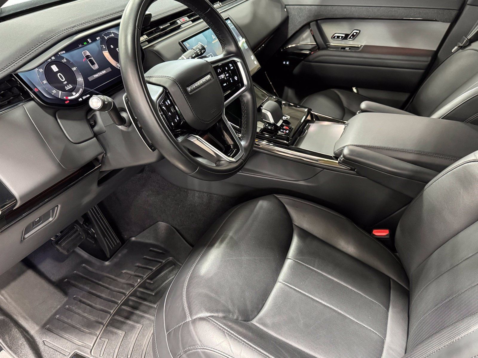 Used 2024 Land Rover Range Rover Sport SE AWD/4WD image 16