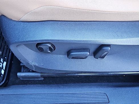 Certified 2022 Volkswagen Tiguan SE w/ Panoramic Sunroof Package image 15