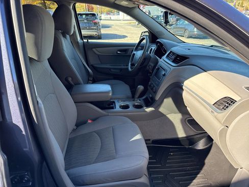 Used 2013 Chevrolet Traverse LS image 23