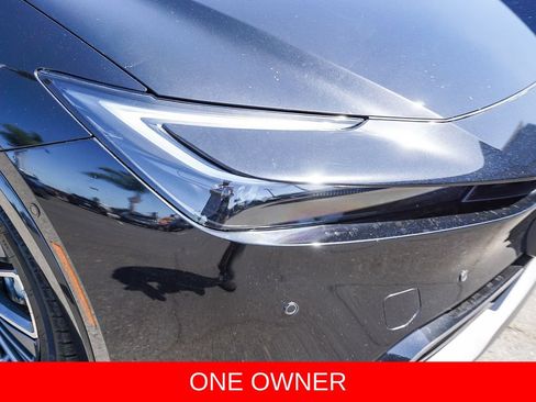 Used 2024 Toyota Prius Limited w/ Limited Premium Package FWD image 11