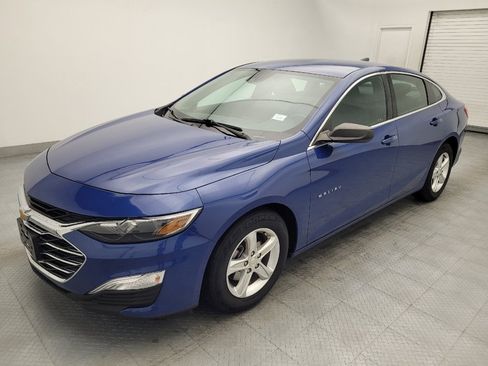 Used 2023 Chevrolet Malibu LS image 2