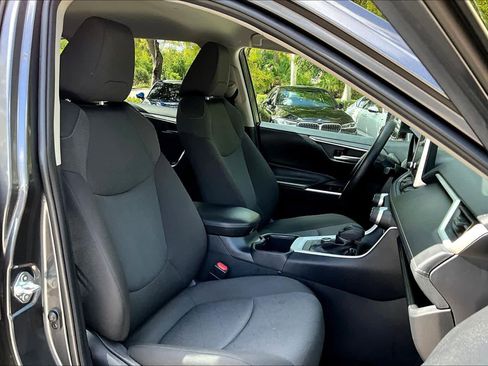 Used 2025 Toyota RAV4 XLE image 9