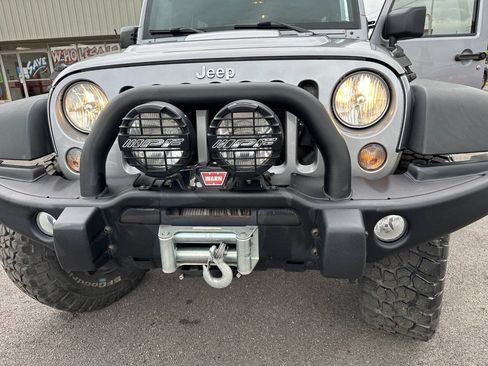 Used 2015 Jeep Wrangler Unlimited Rubicon w/ Dual Top Group AWD/4WD image 64