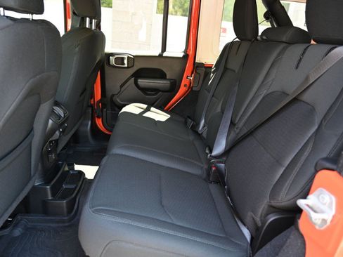 Used 2023 Jeep Wrangler Unlimited w/ Sun & Screen Package AWD/4WD image 23