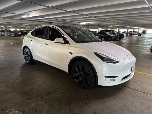 Used 2024 Tesla Model Y Long Range RWD image 3