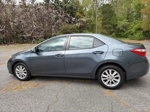 Used 2015 Toyota Corolla LE image 3