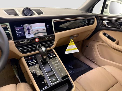 New 2026 Porsche Macan AWD/4WD image 25