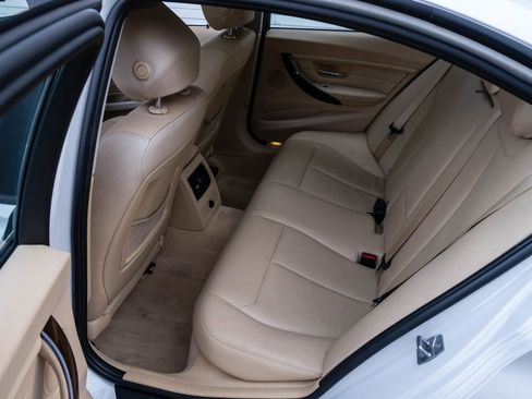 Used 2014 BMW 320i Sedan image 31