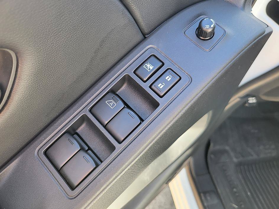 Certified 2025 Nissan Frontier SV w/ SV Convenience Package RWD image 10