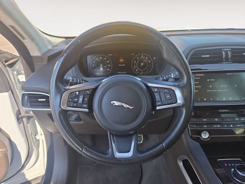 Used 2019 Jaguar F-PACE Portfolio AWD/4WD image 12