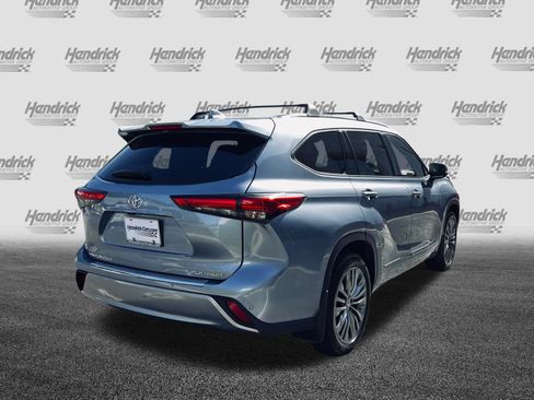 Used 2021 Toyota Highlander Platinum FWD image 10