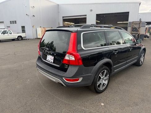 Used 2013 Volvo XC70 T6 AWD/4WD image 2