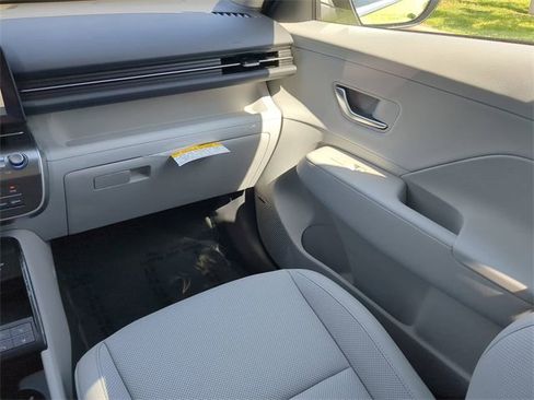 New 2024 Hyundai Kona Limited image 17