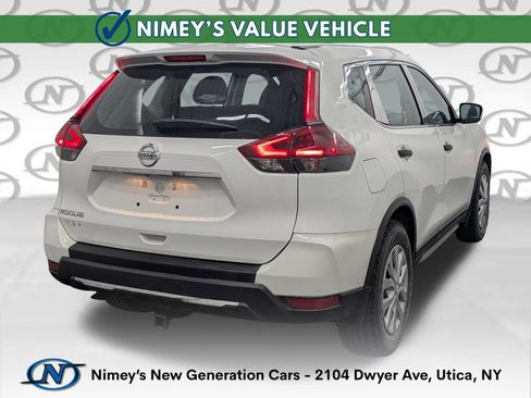 Used 2018 Nissan Rogue SV FWD image 2