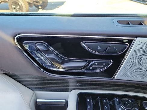 Used 2022 Lincoln Navigator L Black Label image 21