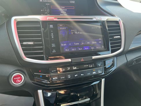 Used 2017 Honda Accord Touring image 24