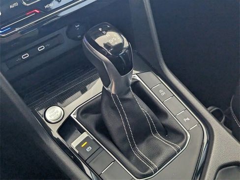 Certified 2025 Volkswagen Taos SEL image 24