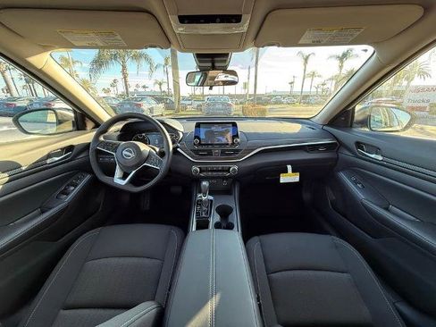 New 2025 Nissan Altima 2.5 SV image 13