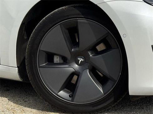 Used 2021 Tesla Model 3 Standard Range image 34