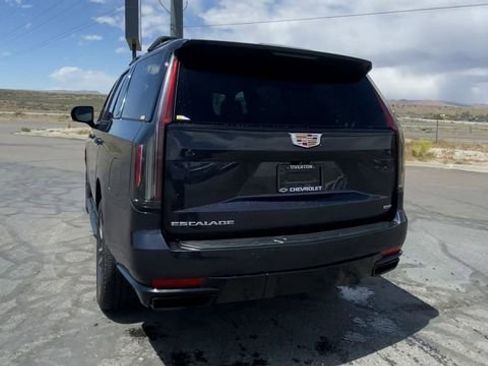 Used 2023 Cadillac Escalade Sport AWD/4WD image 7