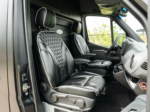 Used 2019 Mercedes-Benz Sprinter 170 image 24