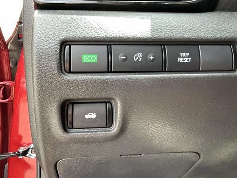 Used 2025 Nissan Sentra SV FWD image 21
