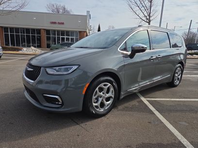 Certified 2023 Chrysler Pacifica Limited