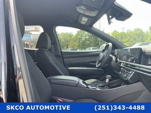 Used 2025 Hyundai Santa Cruz SE image 13
