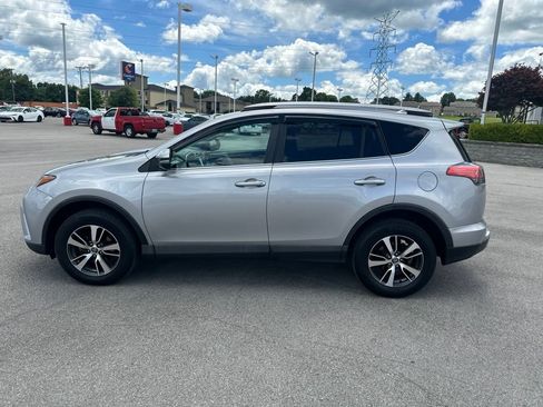 Used 2017 Toyota RAV4 XLE w/ Premium Special Value Package AWD/4WD image 4