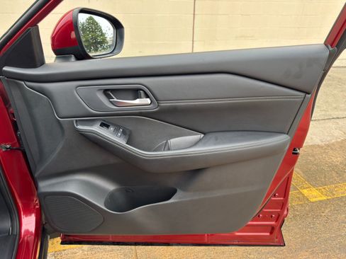 Used 2024 Nissan Rogue SV w/ SV Premium Package FWD image 39