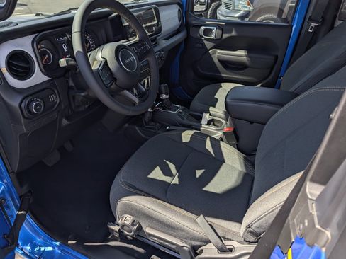 Used 2024 Jeep Wrangler Sport AWD/4WD image 9