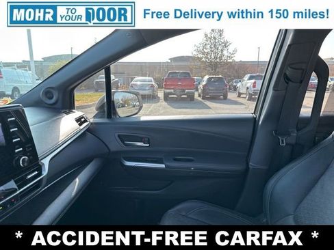 Used 2023 Toyota Sienna XSE image 27