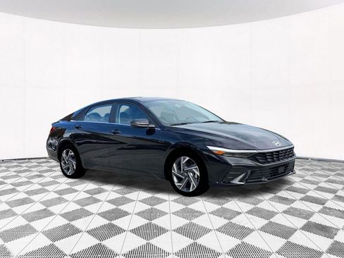 New 2026 Hyundai Elantra Limited FWD image 16