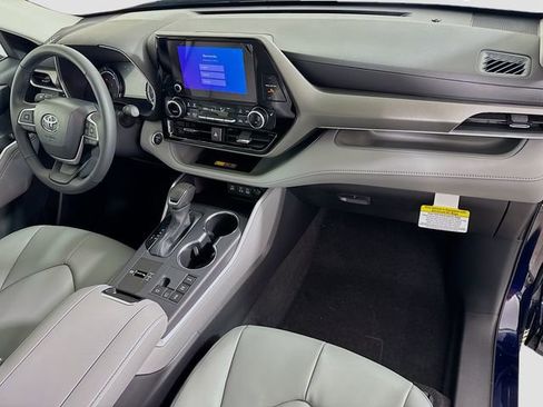 New 2026 Toyota Highlander XLE image 31