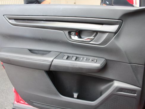 Used 2025 Honda CR-V EX image 13