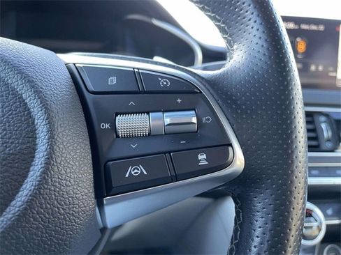 Used 2023 Genesis G70 2.0T image 23